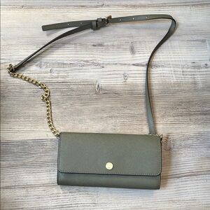 Sleek Green Leather Crossbody Bag with Gold Hardware
